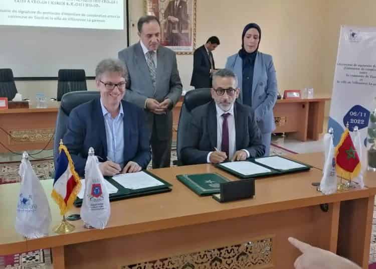 غازي يوقع بروتوكول النوايا للتعاون مع عمدة مدينة ڤيلنوڤ لاكارين