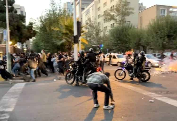 إيران..الاحتجاجات تتواصل رغم القمع والتقتيل￼