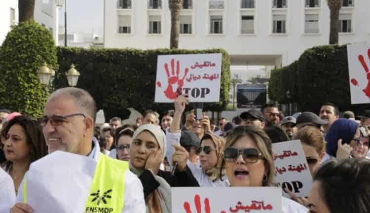 بسبب الضريبة..الأطباء العامون بالقطاع الخاص يصعدون ضد الحكومة