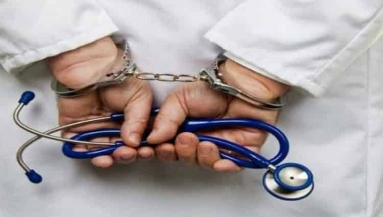 الحبس والغرامة لطبيب متورط في قضية رشوة