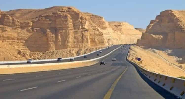 الأشغال بالطريق السيار تزنيت- الداخلة  تتجاوز 80 في المائة