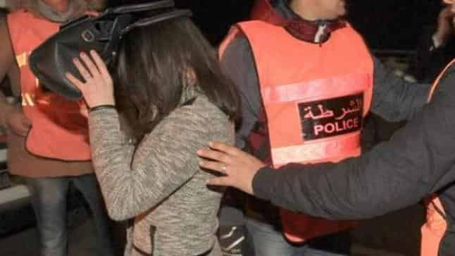 طنجة.. توقيف فتاة قاصر للاشتباه في تورطها في ارتكاب جريمة الضرب والجرح باستعمال السلاح الأبيض المفضي إلى الموت 