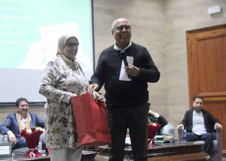 تتويج الاعلامية الامازيغية “حادة لعويج” بجائزة الإعلام المسموع خلال الدورة الاولى لجائزة سوس ماسة للإعلام والهجرة