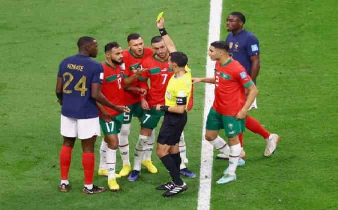 مباراة المغرب – فرنسا .. إجماع على أحقية الأسود بركلتيْ جزاء