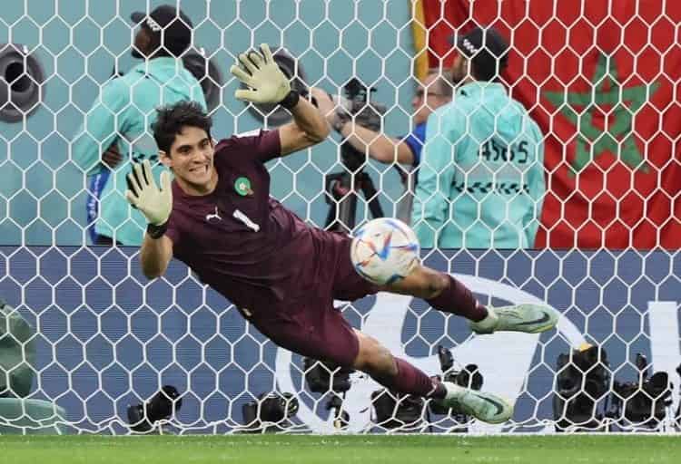 أفضل حارس مرمى في العالم..”الفيفا” ترشح ياسين بونو لنيل جائزة 2023￼