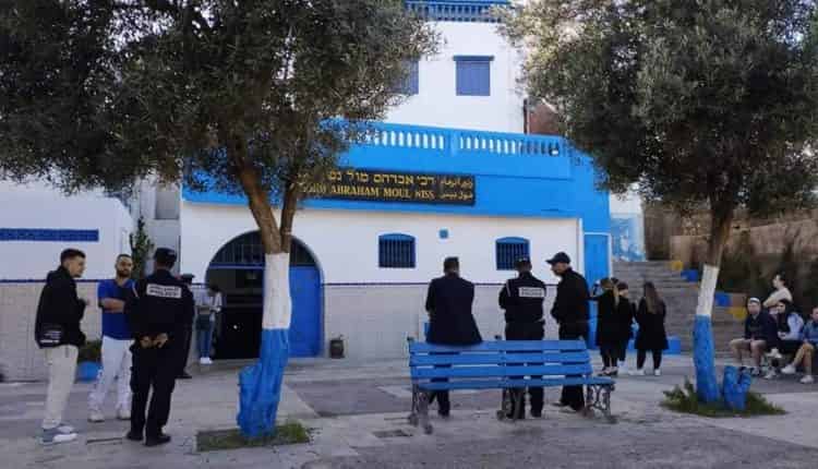 وفد من 51 شاباً كندياً يزور ضريحاً يهودياً بأزمور