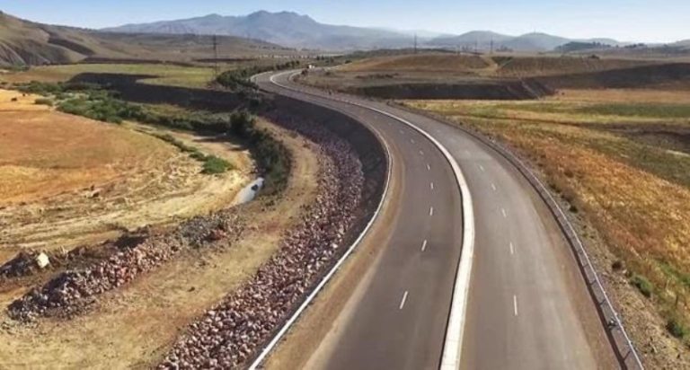 صعوبات تعترض مشروع بناء الطريق السيار أكادير- تيزنيت