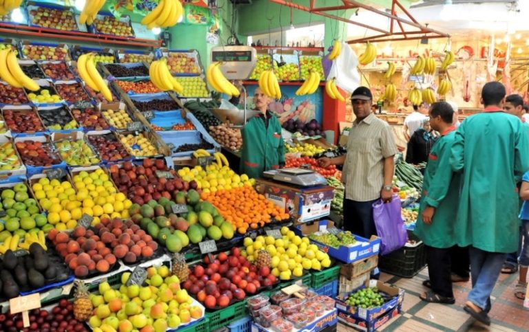 خبير اقتصادي: وقف تصدير الخضروات والفواكه نحو إفريقيا سيساهم في استقرار الأسعار