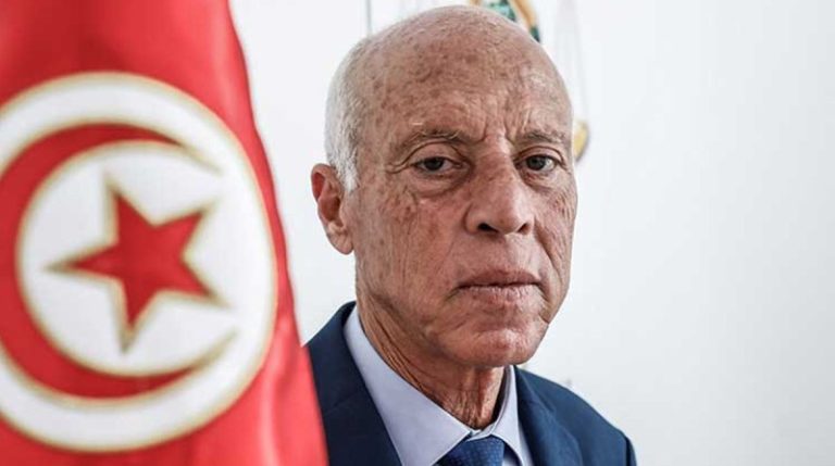 البنك الدولي يوقف العمل مع تونس بسبب التصريحات العنصرية لقيس السعيد ضد المهاجرين