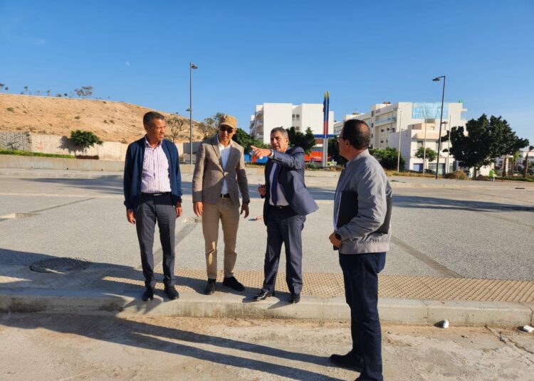 “الحافلات الجديدة في أݣادير: جاهزية الشطر الثالث تحظى برعاية الوالي أمزازي في زيارة ميدانية مثمرة”