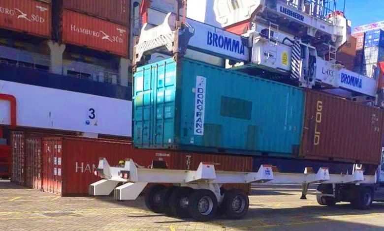 طنجة: ضبط حاوية بها أطنان من المفرقعات وسبائك من الفضة