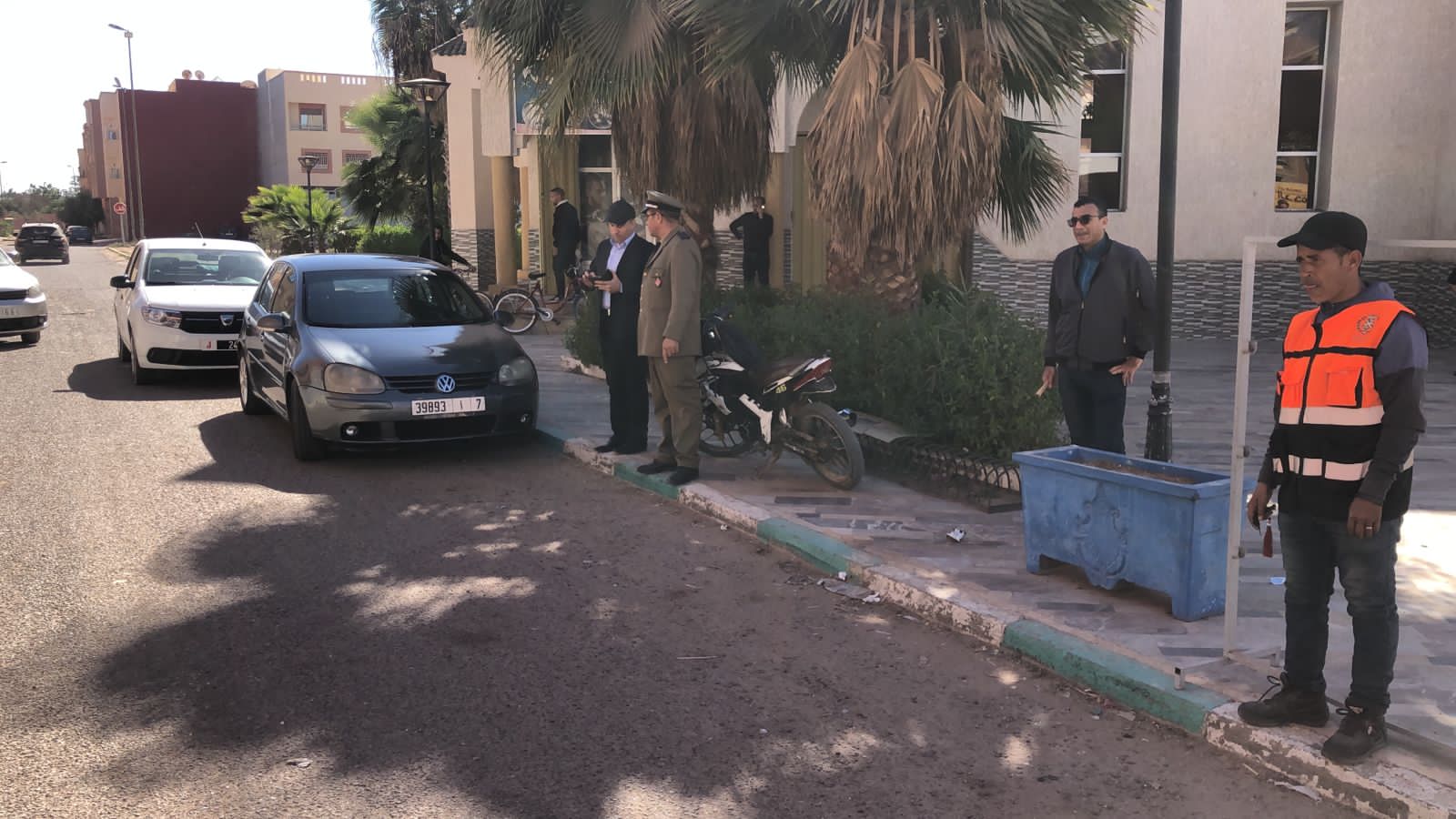 السلطات تضرب بيد من حديد: وقف الترامي على الرصيف وتحرير الملك العمومي
