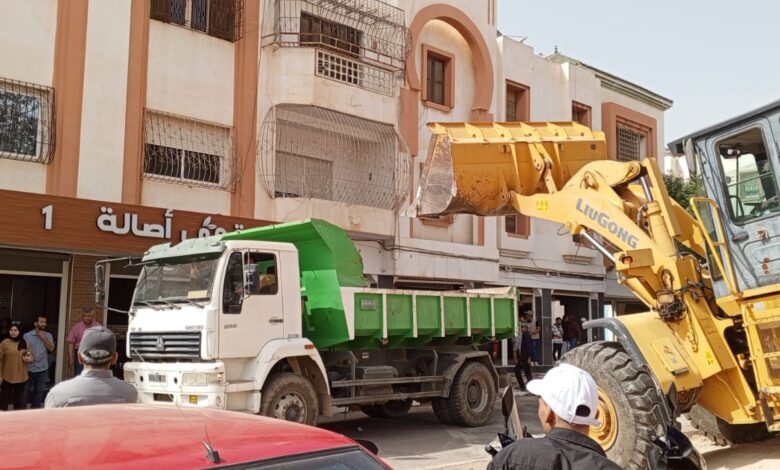 حملة تحرير الملك العمومي في أكادير: تنظيم الفضاء العام ومحاربة الاستغلال غير القانوني