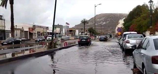 المغرب في يوم واحد.. أمطار تزرع الأمل وخسائر في الأرواح وسيول ورحلات جوية وبحرية ملغاة