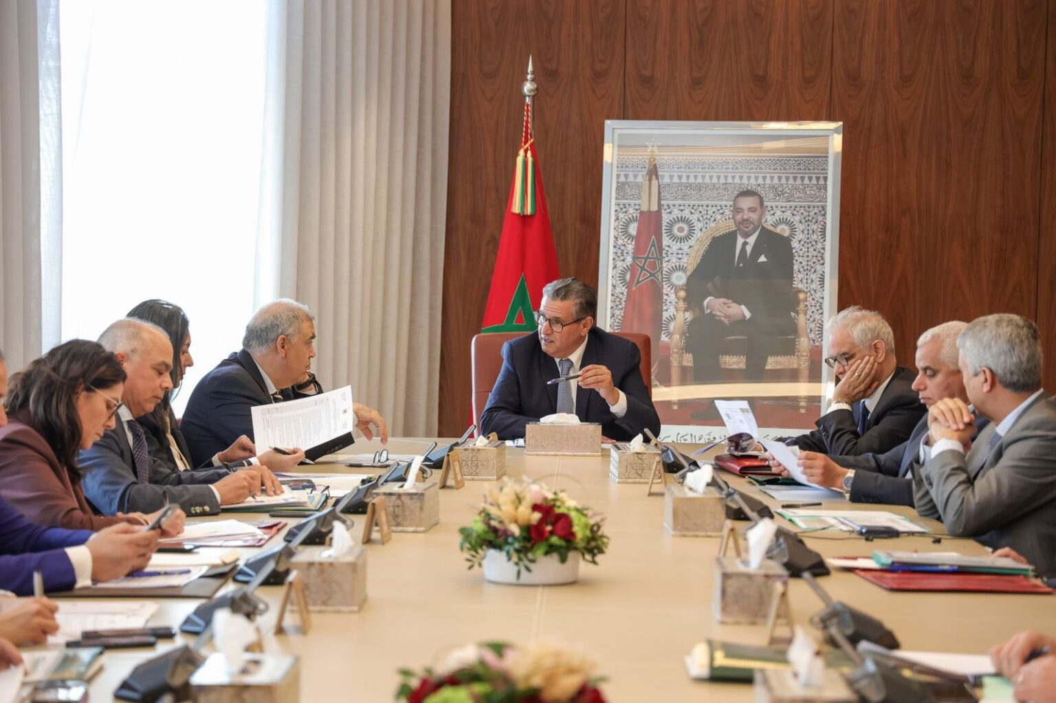 أخنوش يؤكد إصدار 42.047 ترخيصا يتعلق بأشغال إعادة البناء أو الدعم لفائدة الاسر المتضررة من الزلزال