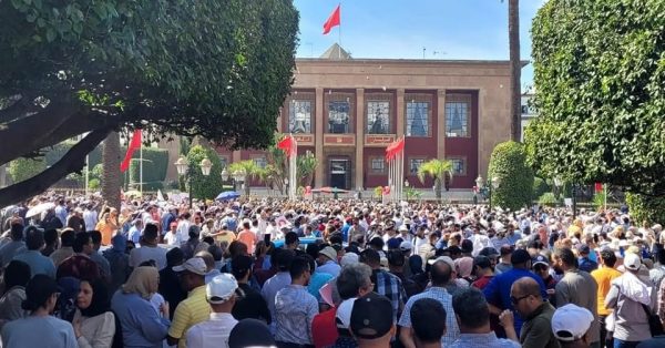 احتجاج بالرباط تضامنا مع الأساتذة الموقـوفين