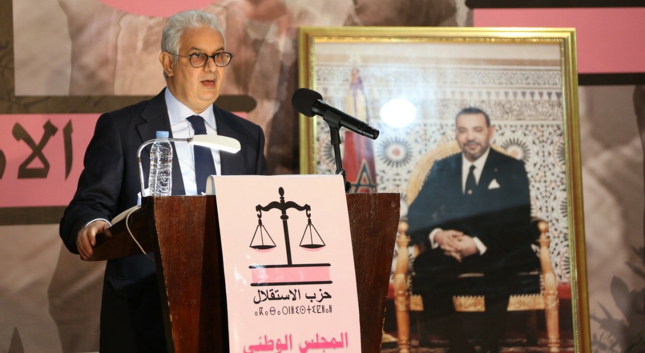 جلالة الملك يهنئ نزار بركة بعد إعادة انتخابه على رأس حزب الاستقلال