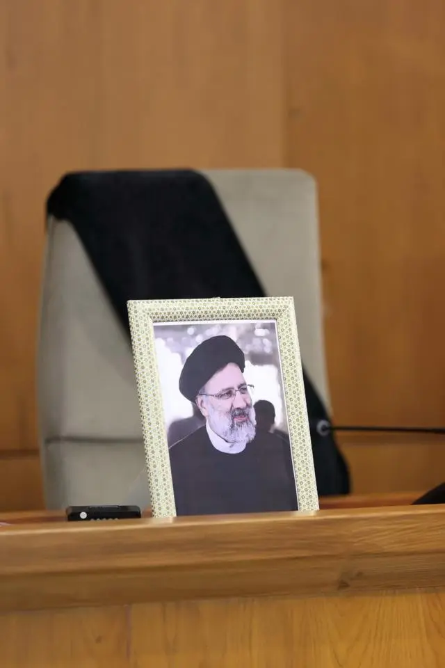 طهران تلتحف السواد لتشييع جثمان ابراهيم رئيسي  (فيديو)