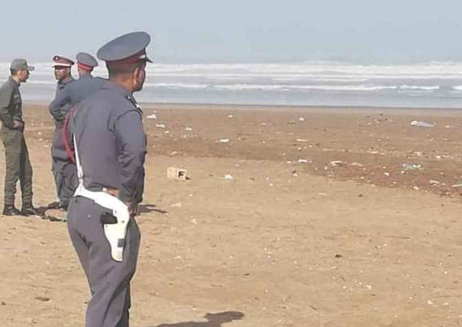 واقعة حيرت الدرك ..البحر يلفظ جثة شخص وثلاث خرفان !!
