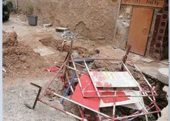 سكان حي الفتح في آيت ملول يناشدون السلطات للتدخل العاجل لرفع خطر انهيار أرضي