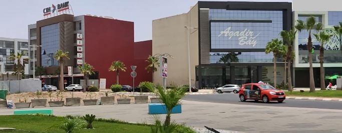 “الرقابة على المقاهي والمطاعم بأكادير: هل ستتدخل السلطات الولائية لوقف المخالفات؟”