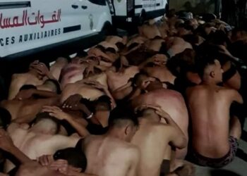 أحداث الفنيدق : مصدر يكشف عن حقيقة صورة “حراكـة” عراة بمحاداة سيارات للقوات المساعدة