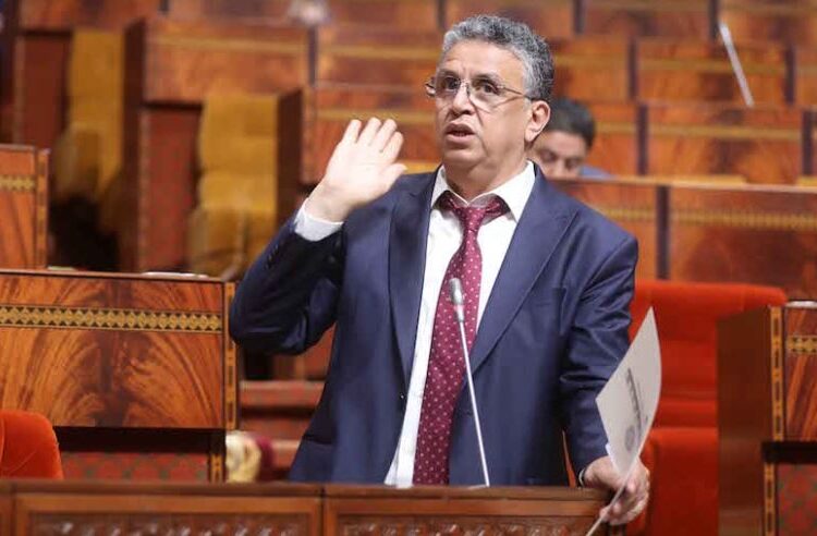 العدل في النفقة: دعم مجتمعي لمقترح وزير العدل بتحمل المرأة الميسورة لنفقات الأسرة