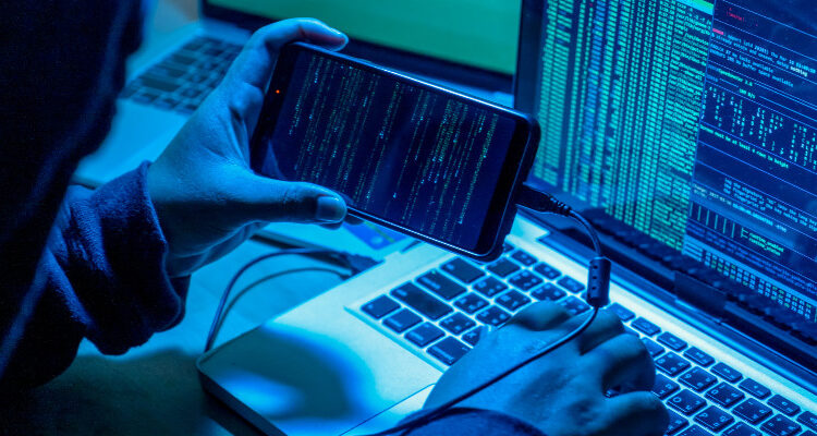 عصابة تقرصن بنكا وتحول ازيد من 3 مليارات سنتيم لحساب بنكي في انزكان