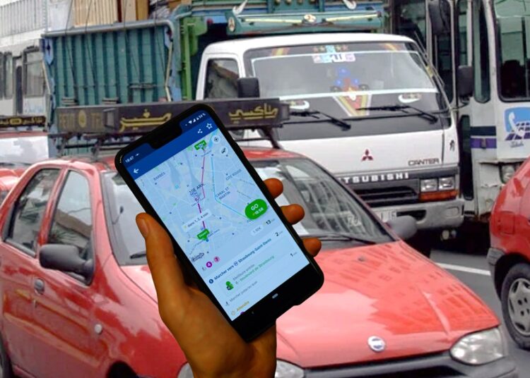 الداخلية تلغي “مأذونيات” و أصحاب طاكسيات يلجؤون لاستخدام تطبيقات النقل
