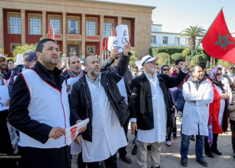 بعد سنة من الاحتجاجات..الأطباء الداخليون يعلقون إضراباتهم الأسبوعية