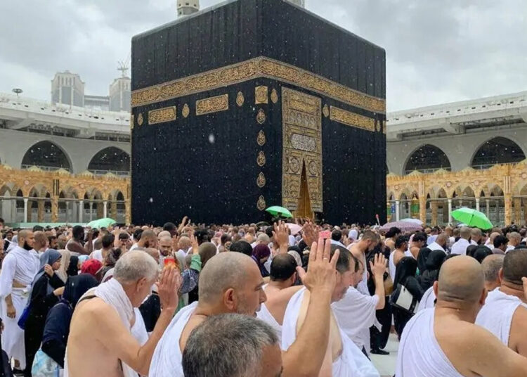 العمرة في رمضان .. السعودية تؤكد على ضرورة تلقي لقاح الحمى الشوكية