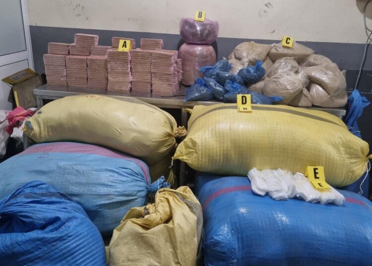 بتعاون مع مصالحDST: الشرطة بأكادير تنجح في تفكيك شبكة للاتجار في المخدرات