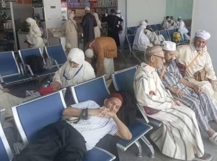 وزير النقل عبد الصمد قيوح  يدخل على خط واقعة المعتمرين المغاربة العالقين بمطار جدة