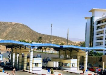 قرار مفاجئ يُربك الصيد والتوزيع بميناء أكادير والمهنيون في حالة غليان