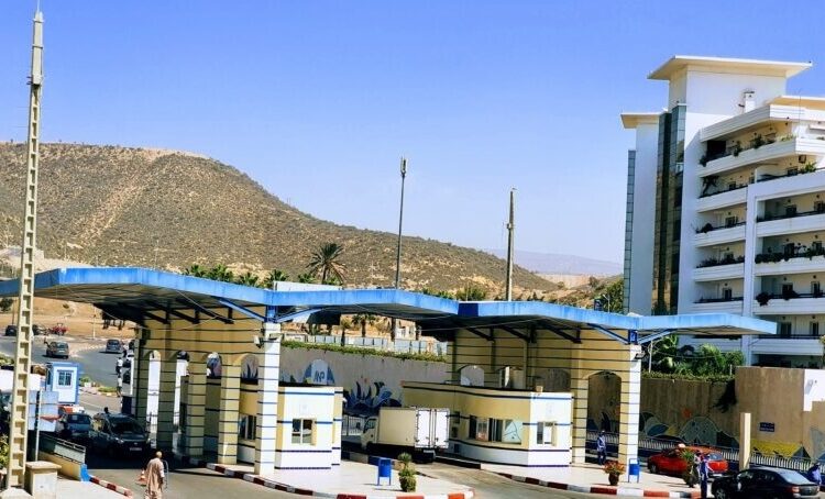 قرار مفاجئ يُربك الصيد والتوزيع بميناء أكادير والمهنيون في حالة غليان