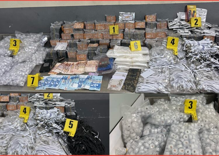 الديستي والشرطة القضائية باكادير يُسقطان مروج أجهزة غش بالامتحانات ويشكل موضوع مذكرتي بحث وطنية