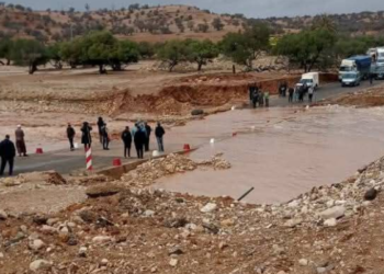 تنغير.. ممرض شاب يساعد سيدة على الولادة وسط السيول عبر توجيه بالفيديو