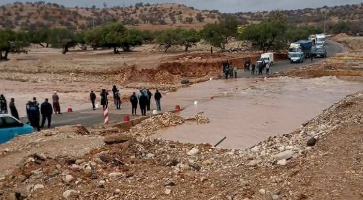 تنغير.. ممرض شاب يساعد سيدة على الولادة وسط السيول عبر توجيه بالفيديو