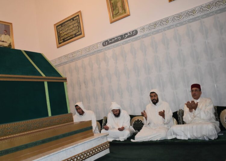 اشتوكة أيت باها مباشرة بعد حفل التنصيب، واستحضارا لأدوارها الدينية والوطنية، العامل الجديد يقوم بزيارة لزاويتي تنالت وتعلات