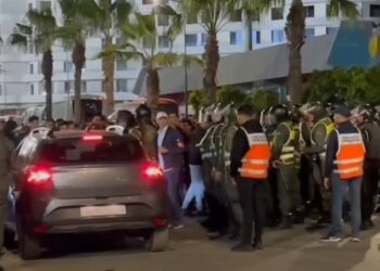 الدار البيضاء: 17 موقوفًا بينهم قاصرون على خلفية أحداث شغب رياضية.