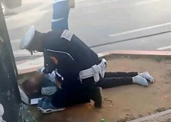 شرطي مرور يُنقذ حياة مريض في القنيطرة بعمل بطولي( صورة)