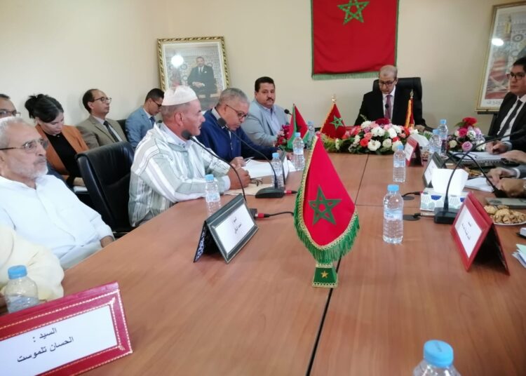 عامل إقليم اشتوكة آيت باها في زيارة ميدانية لهلالة: تركيز على التنمية المحلية ومعالجة تحديات الماء والتجهيزات الأساسية