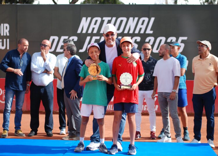 بحضور الوالي أمزازي… اختتام فعاليات البطولة الوطنية للتنس للشباب وتتويج الفائزين”
