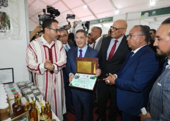 الوالي سعيد أمزازي يشرف على افتتاح المعرض الدولي للمنتوجات المحلية بأكادير