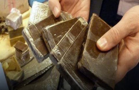 مصدر خاص يكشف تفاصيل عملية توقيف عجوز وبحوزتها 7 كيلوغرامات من الحشيش بتزنيت