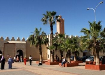 أزقة تتحول إلى مرابد عشوائية بجانب سوق الأحد بأكادير