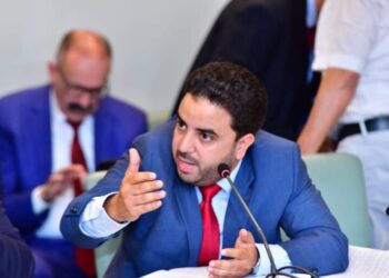 الشناق يدافع عن قرار وزير النقل ويهاجم الأحرار : “السياسة ليست استثماراً في قرارات الآخرين !! ”