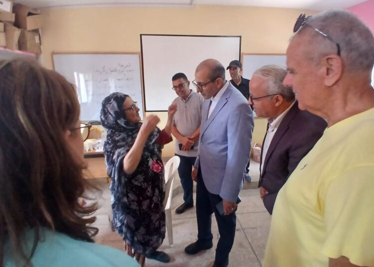 سيدي بيبي .عامل الاقليم يطلع على سير القافلة الطبية المتعددة التخصصات، ونوعية الخدمات المقدمة للمستفيدين.
