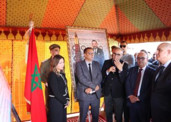 احتفاءً بالذكرى السبعين لعيد الاستقلال المجيد، عامل عمالة إنزكان أيت ملول يعطي الانطلاقة الرسمية مشاريع تنموية مهيكلة بعدد من الجماعات الترابية.