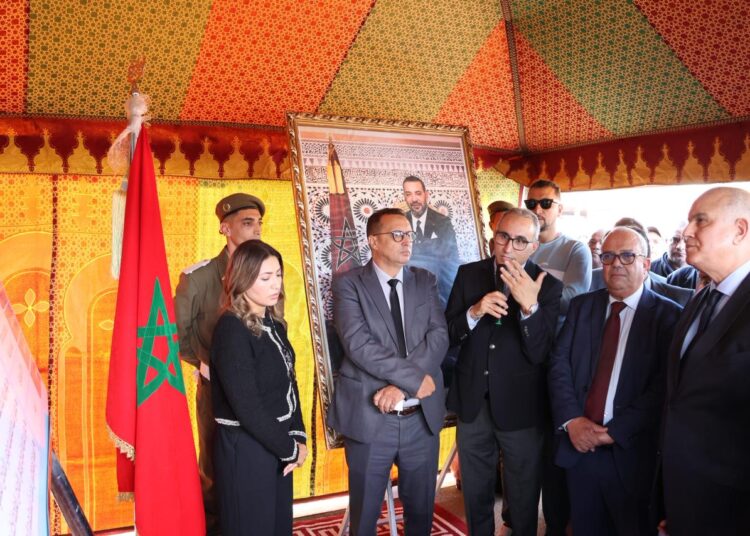 احتفاءً بالذكرى السبعين لعيد الاستقلال المجيد، عامل عمالة إنزكان أيت ملول يعطي الانطلاقة الرسمية مشاريع تنموية مهيكلة بعدد من الجماعات الترابية.